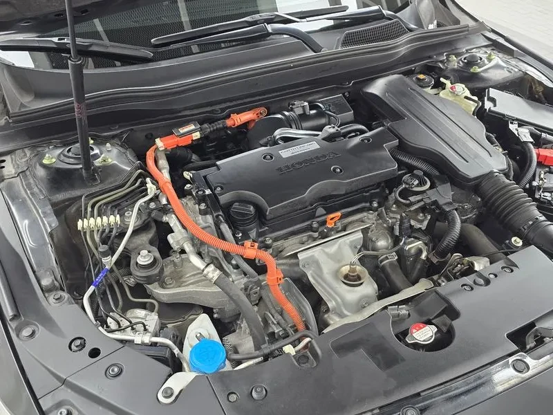Honda Accord 10Th Generation 2.0 Hybrid Ex-L, снимка 6 - Автомобили и джипове - 56078775