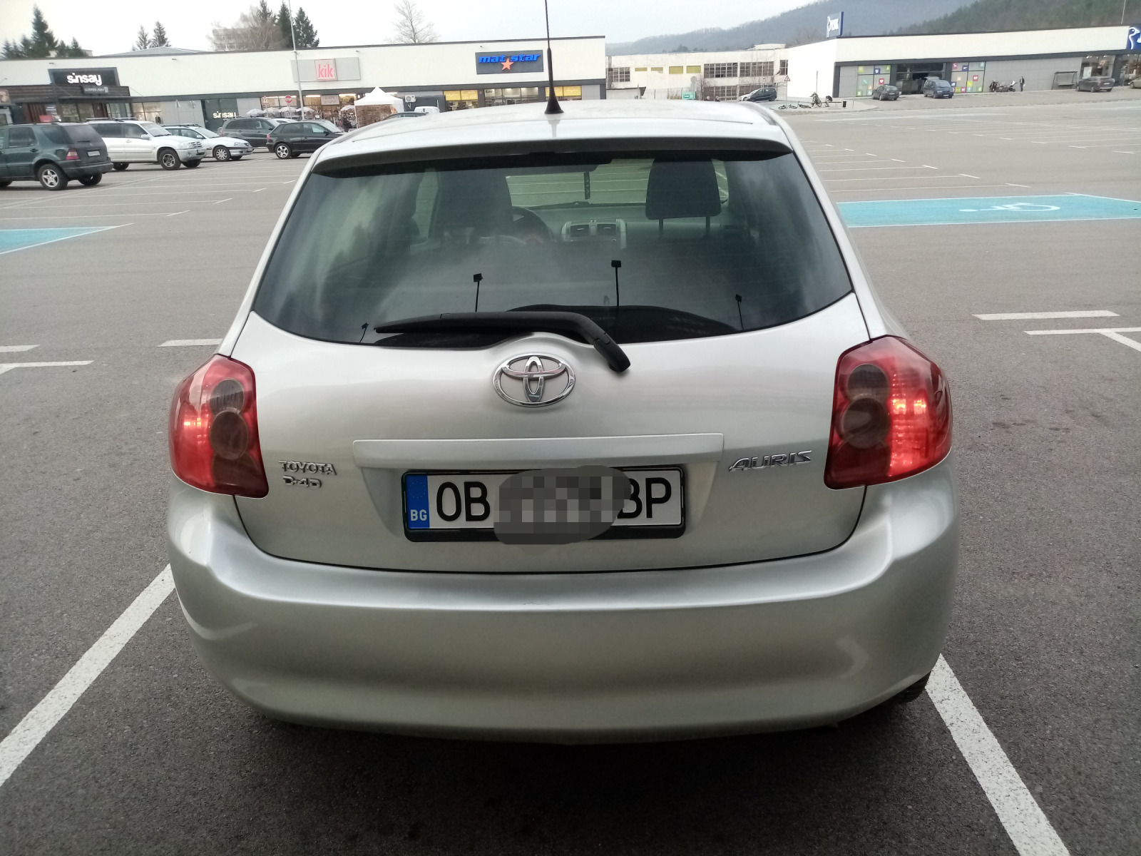 Toyota Auris 2.0D4D - 126к.с - изображение 2