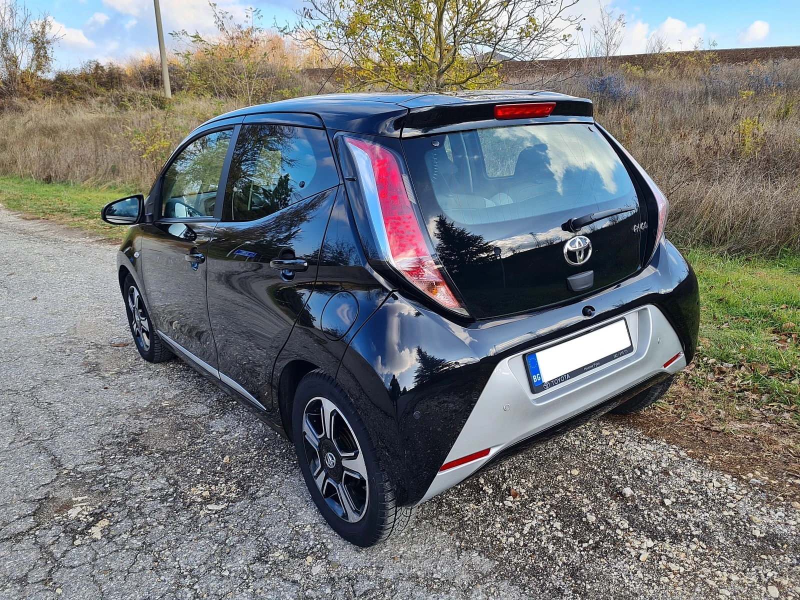 Toyota Aygo AВОМАТИК/42.000км/ПЪЛНА СЕРВИЗНА ИСТОРИЯ - изображение 7