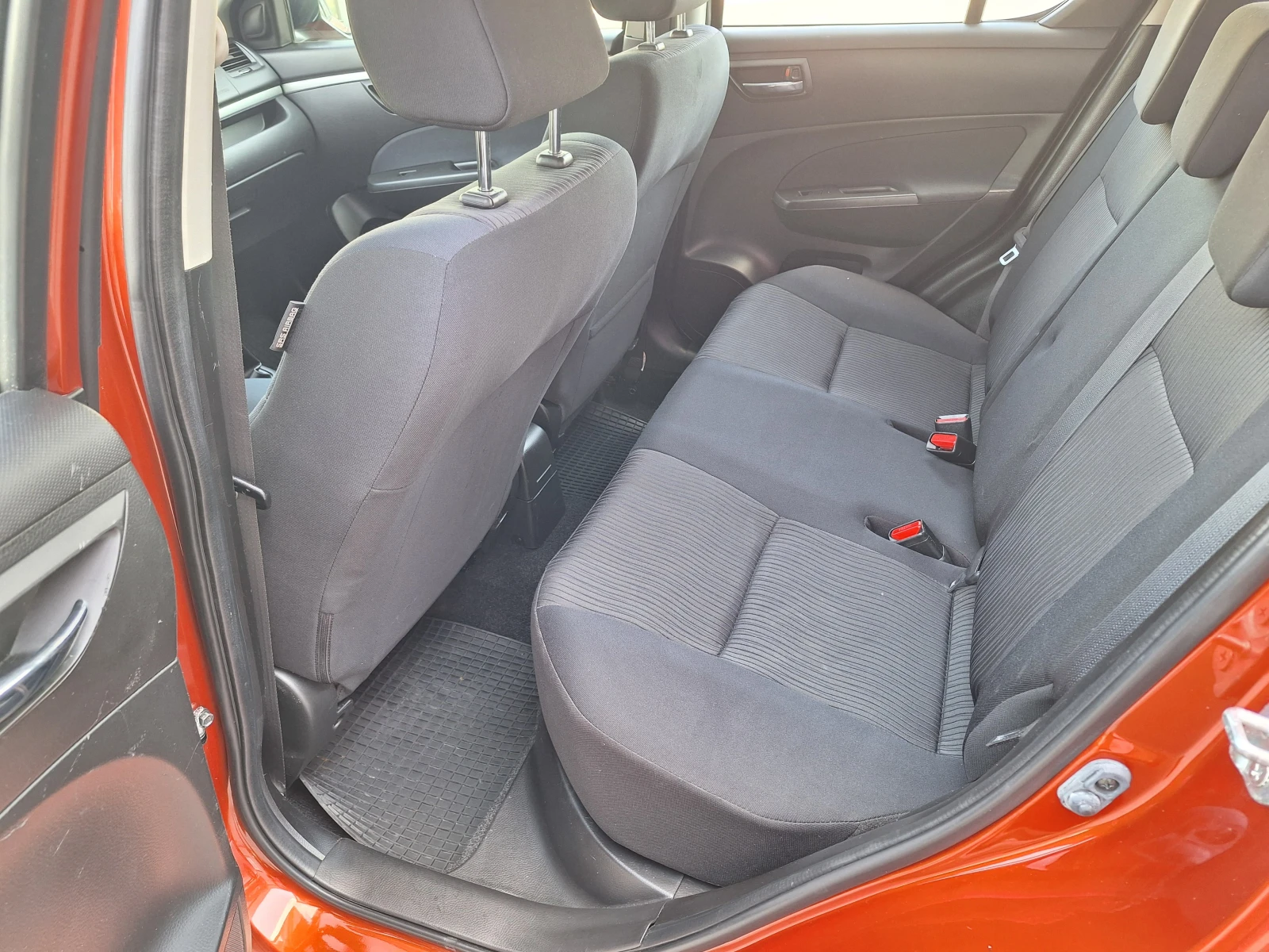 Suzuki Swift 1.2i PDC 4x4 Нова! - изображение 8
