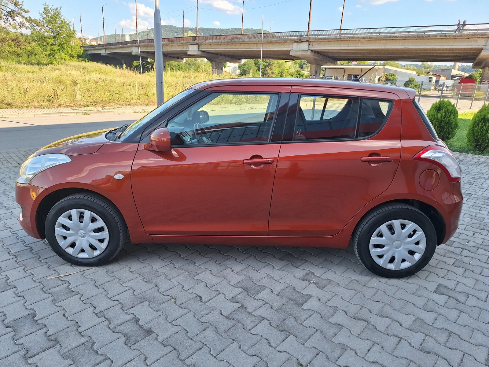 Suzuki Swift 1.2i PDC 4x4 Нова! - изображение 4