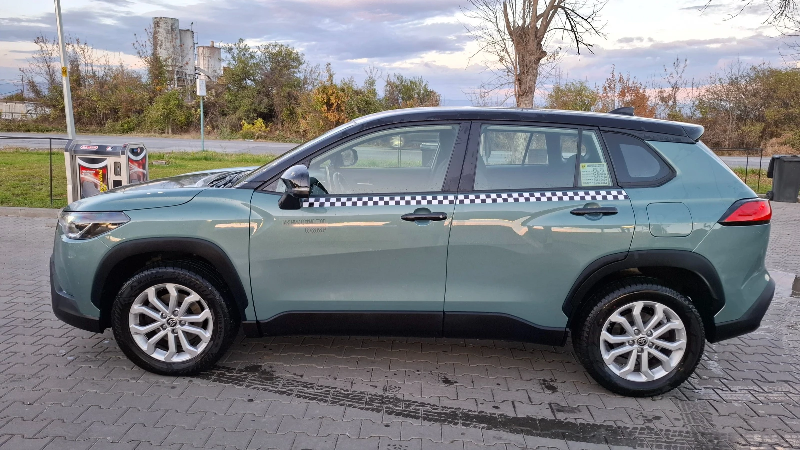 Toyota Corolla 1.8 HYBRID | Mobile.bg   1