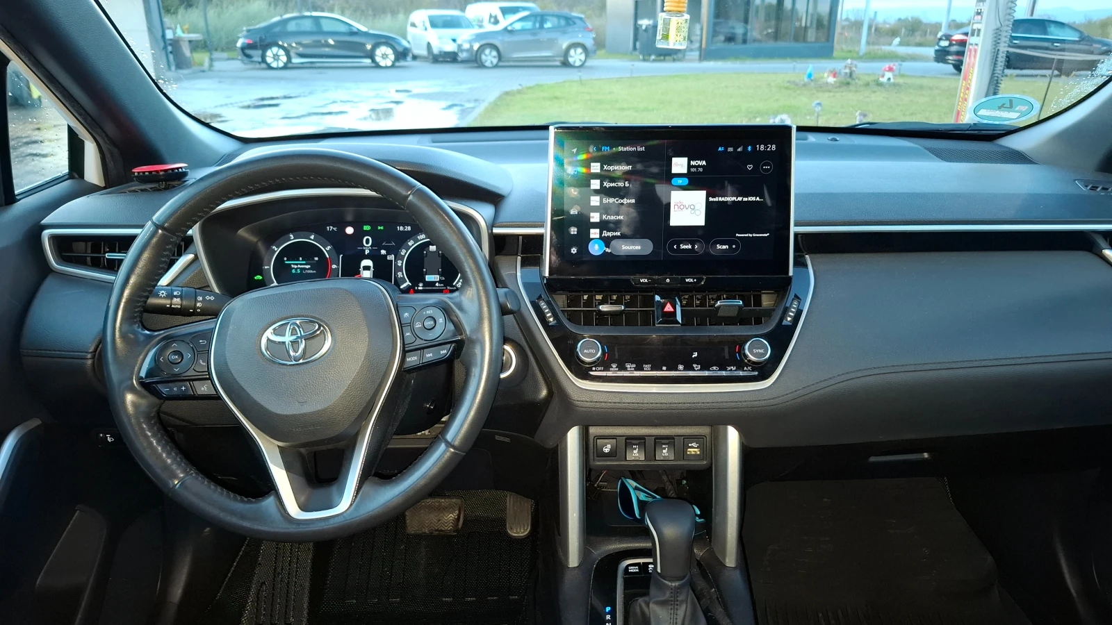 Toyota Corolla 1.8 HYBRID | Mobile.bg   7