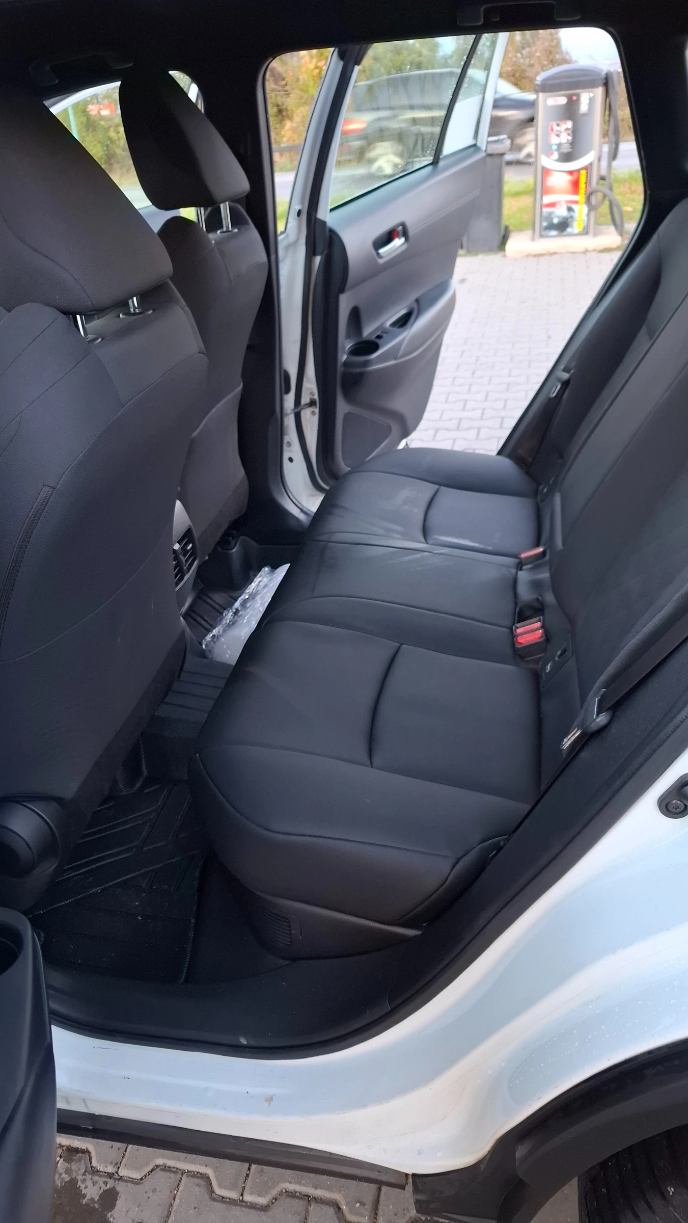 Toyota Corolla 1.8 HYBRID | Mobile.bg   8