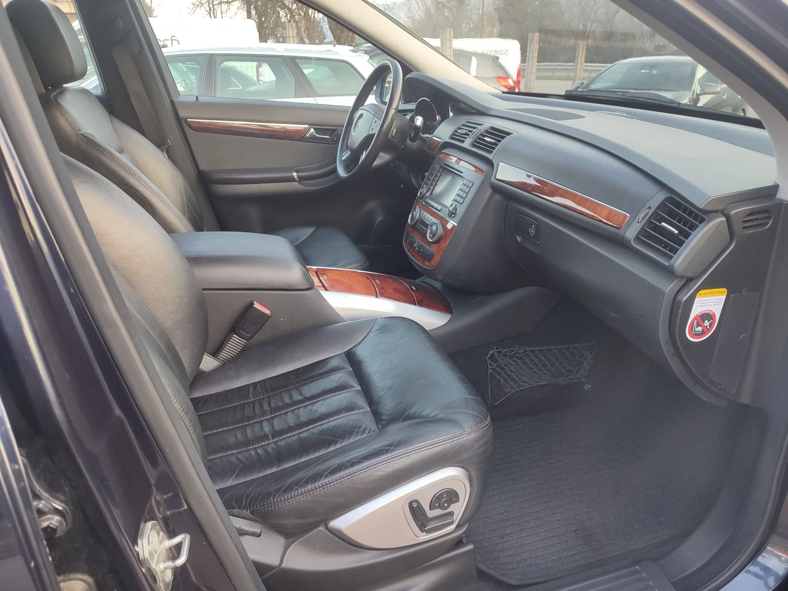 Mercedes-Benz R 320 R320 4matic 224cv, снимка 15 - Автомобили и джипове - 53746214