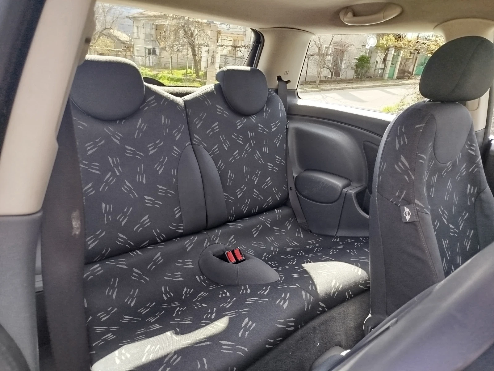 Mini One 1.6, снимка 8 - Автомобили и джипове - 54140390