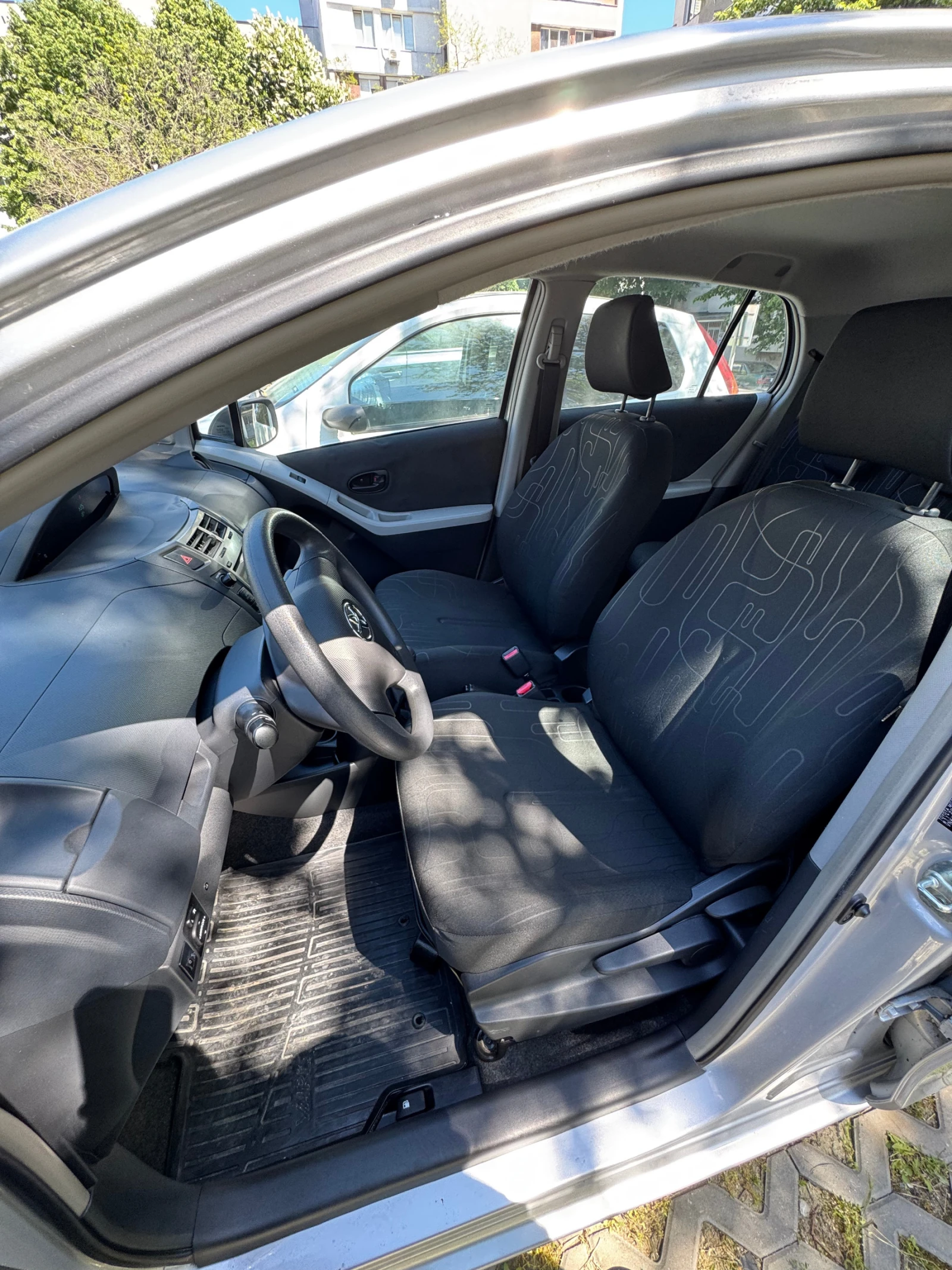 Toyota Yaris, снимка 15 - Автомобили и джипове - 54574090
