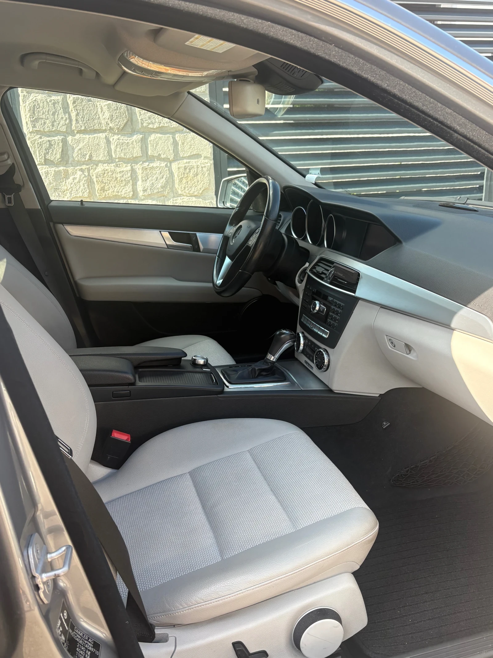 Mercedes-Benz C 250 AMG пакет 7G-Tronik 4Matic, снимка 8 - Автомобили и джипове - 55017456