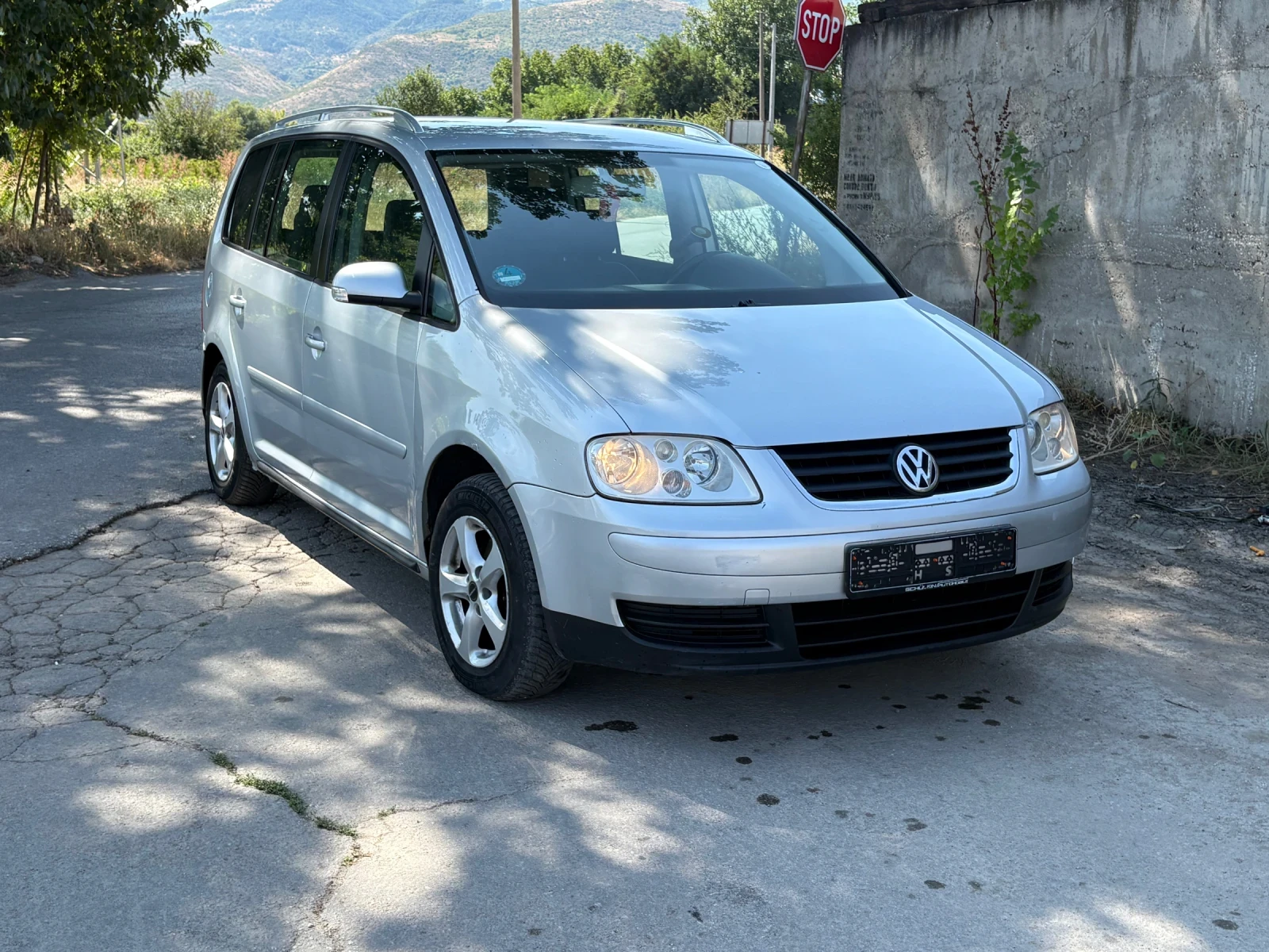 VW Touran 1.9, снимка 2 - Автомобили и джипове - 55733630