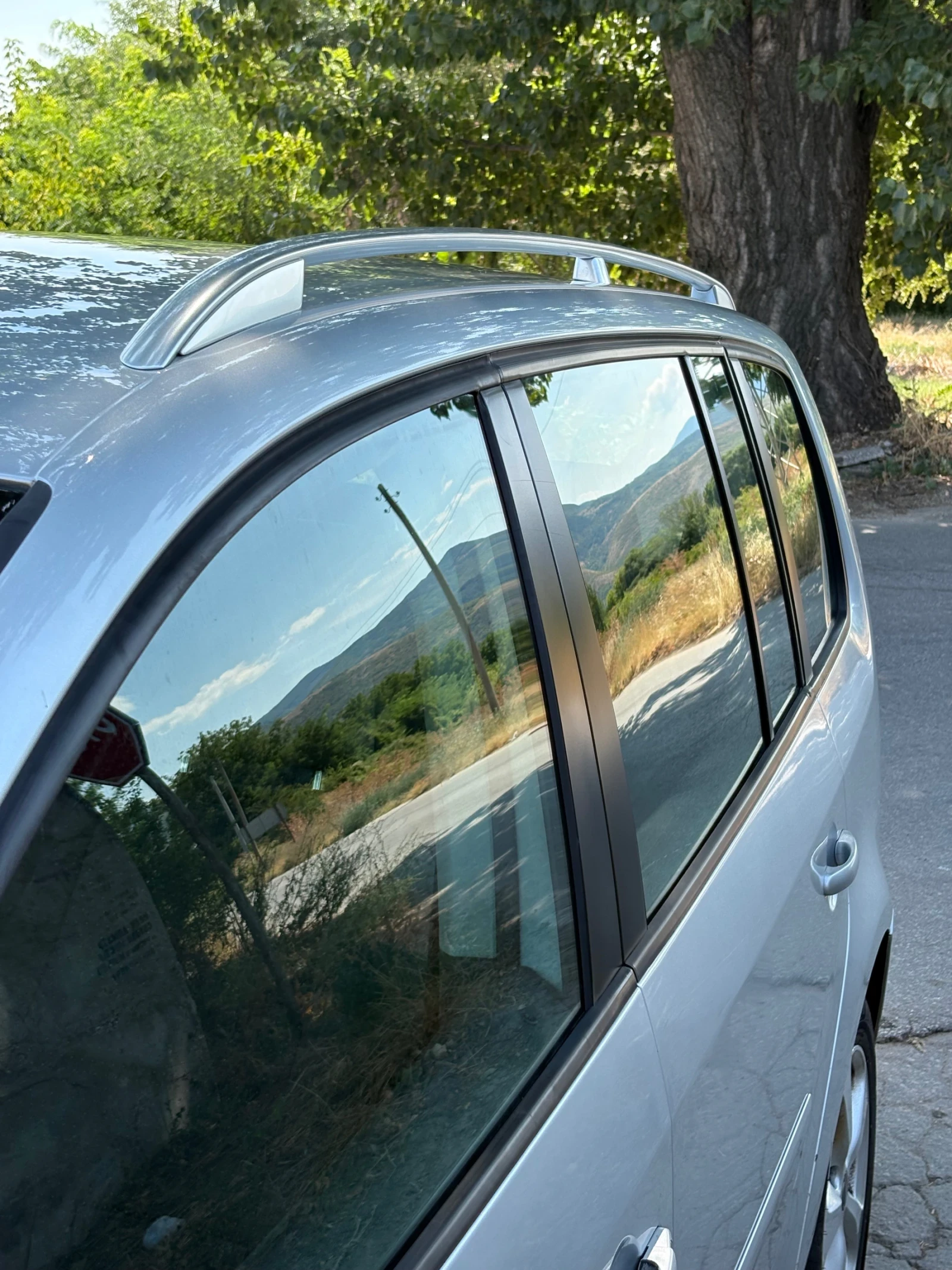 VW Touran 1.9, снимка 7 - Автомобили и джипове - 55733630