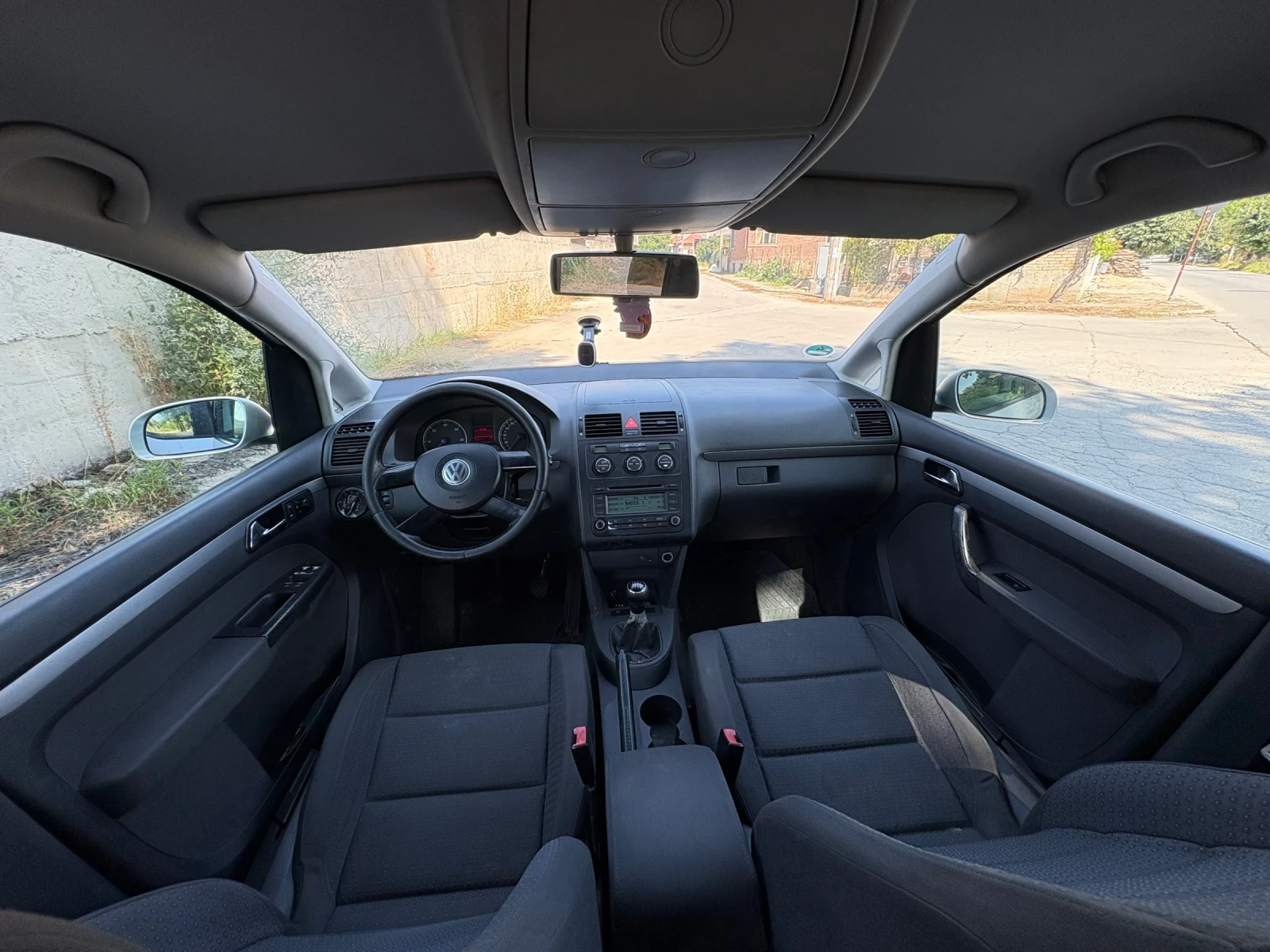 VW Touran 1.9, снимка 8 - Автомобили и джипове - 55733630