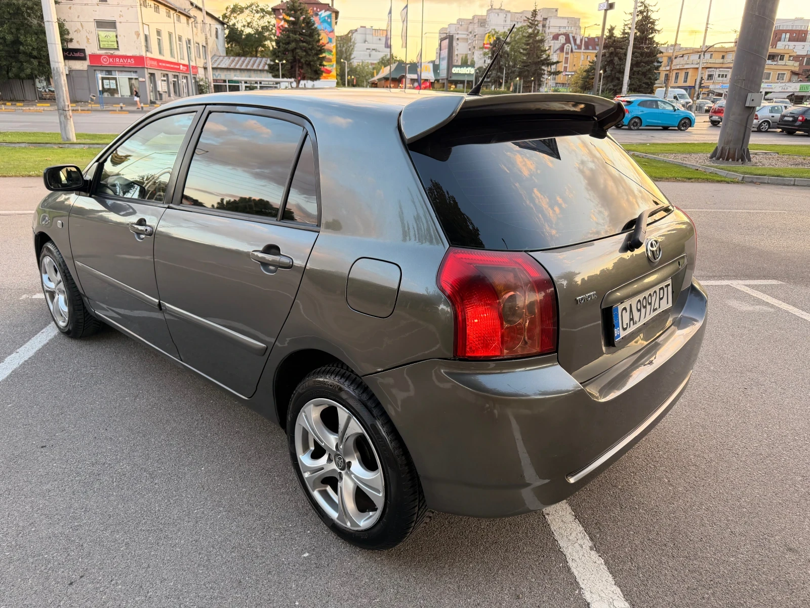 Toyota Corolla  Климатроник , снимка 5 - Автомобили и джипове - 56061593