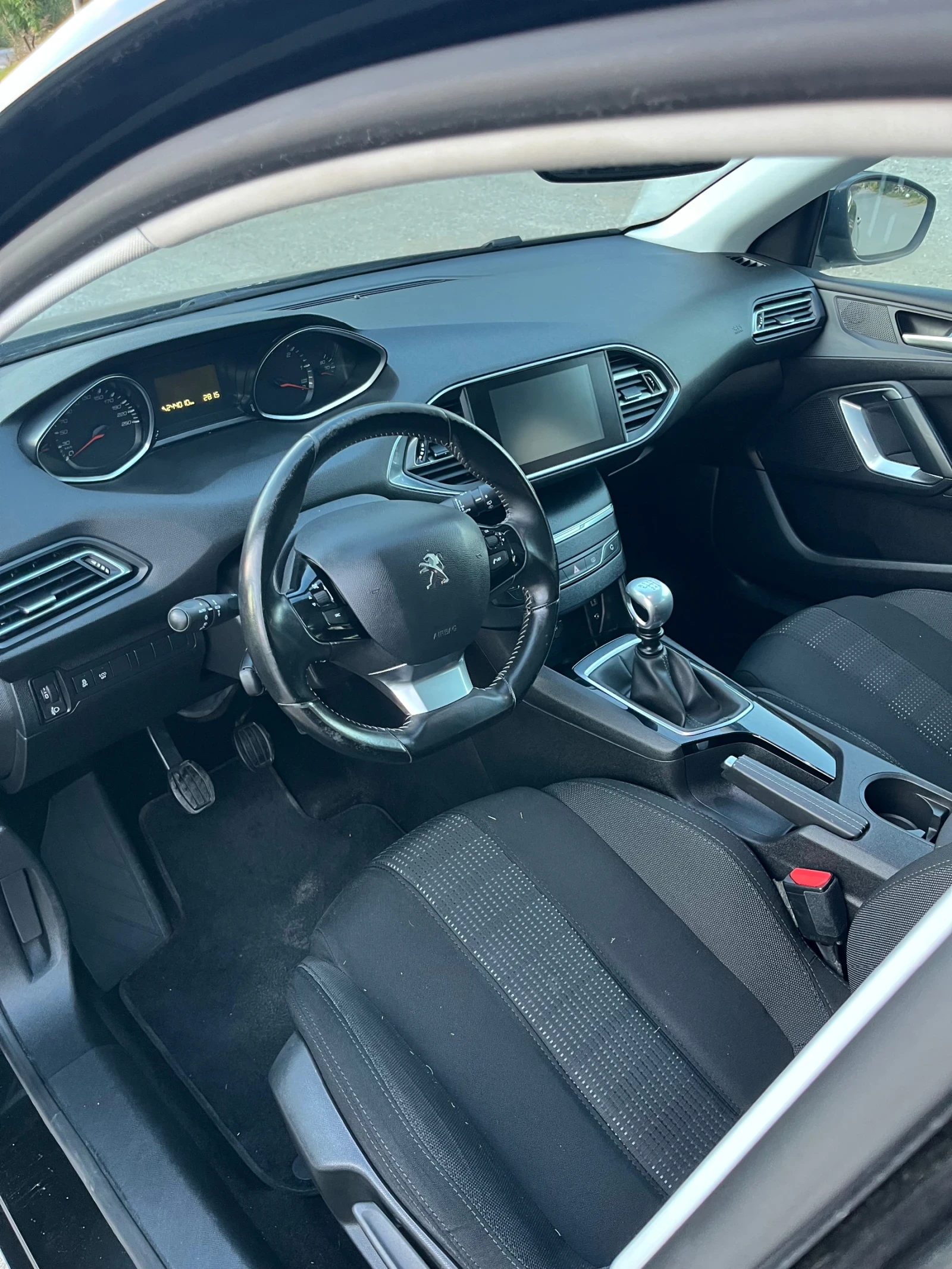 Peugeot 308 1.6HDI 120кс, снимка 8 - Автомобили и джипове - 56189125