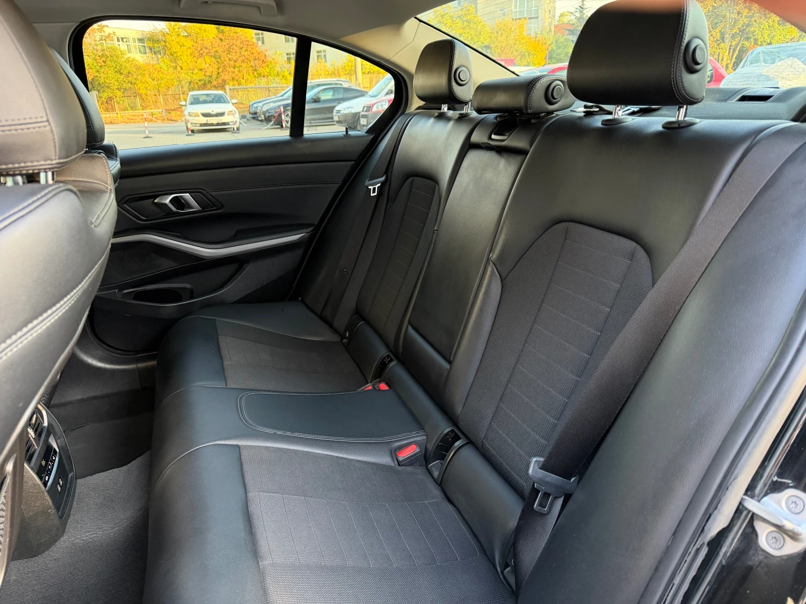 BMW 318 D* MSPORT* FACELIFT* ЛИЗИНГ, снимка 17 - Автомобили и джипове - 56705041