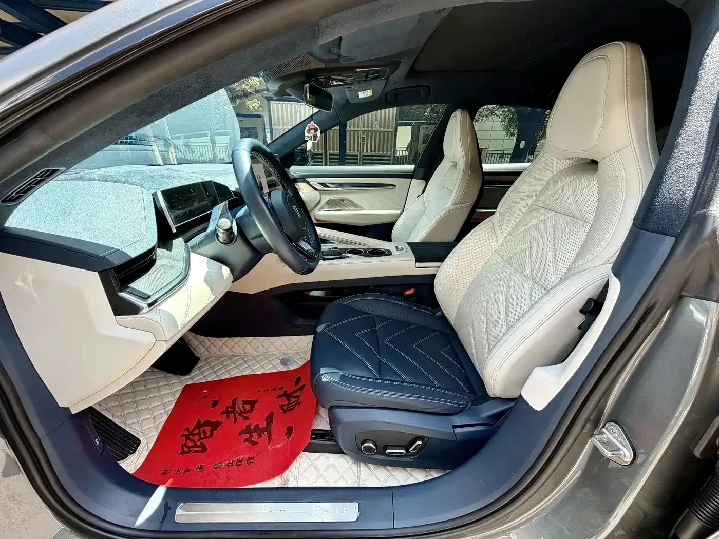 Zeekr 001, снимка 10 - Автомобили и джипове - 56711134