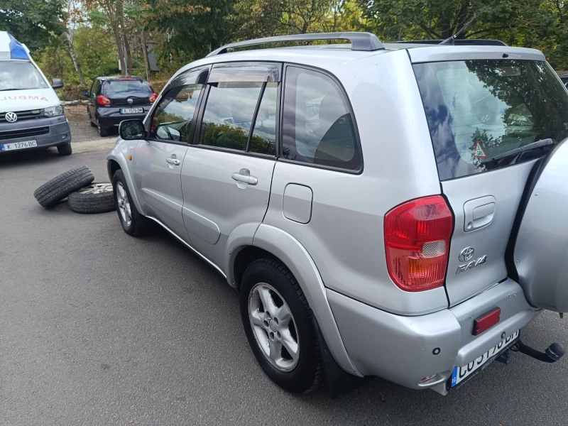 Toyota Rav4, снимка 4 - Автомобили и джипове - 47303405