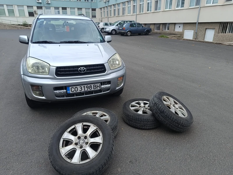 Toyota Rav4, снимка 1 - Автомобили и джипове - 47303405