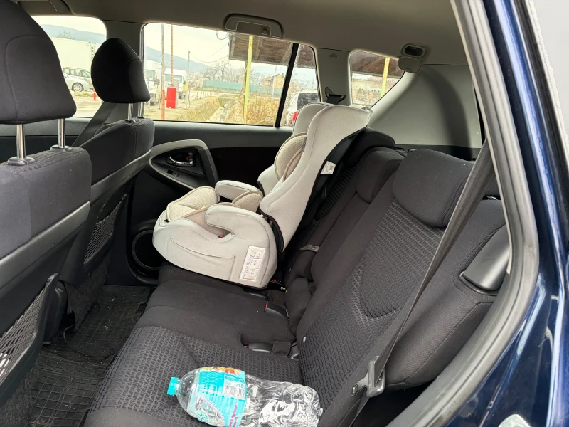 Toyota Rav4 2.2D 6-Speed 4х4, снимка 9 - Автомобили и джипове - 53438717
