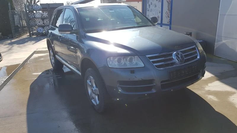 VW Touareg, снимка 6 - Автомобили и джипове - 35671365