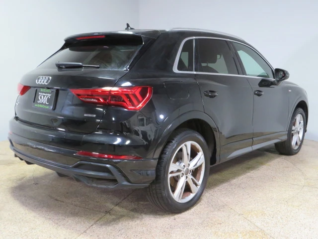 Audi Q3 2.0T S line Premium, снимка 3 - Автомобили и джипове - 47526220