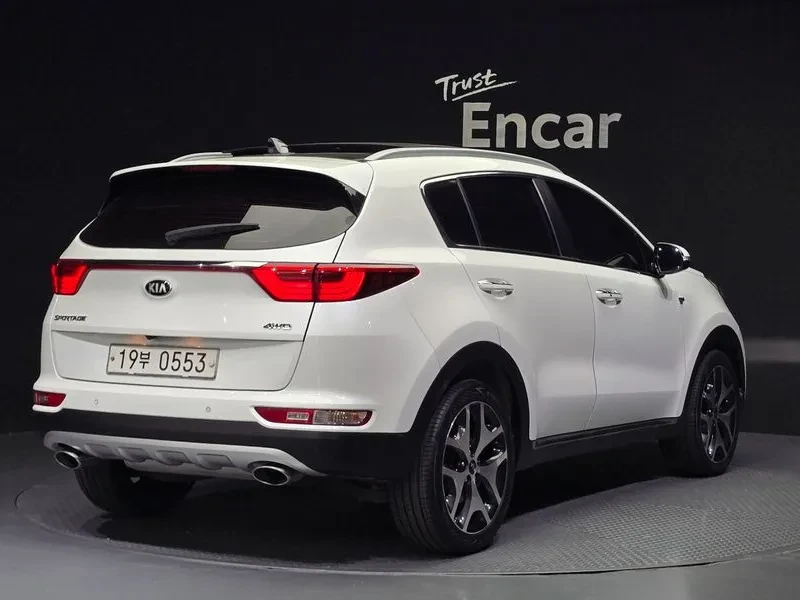 Kia Sportage Diesel 2.0 4Wd Noblesse Special, снимка 2 - Автомобили и джипове - 55690230