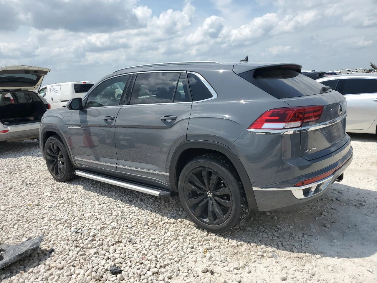 VW Atlas CROSS SPORT SEL PREMIUM R-LINE - изображение 5