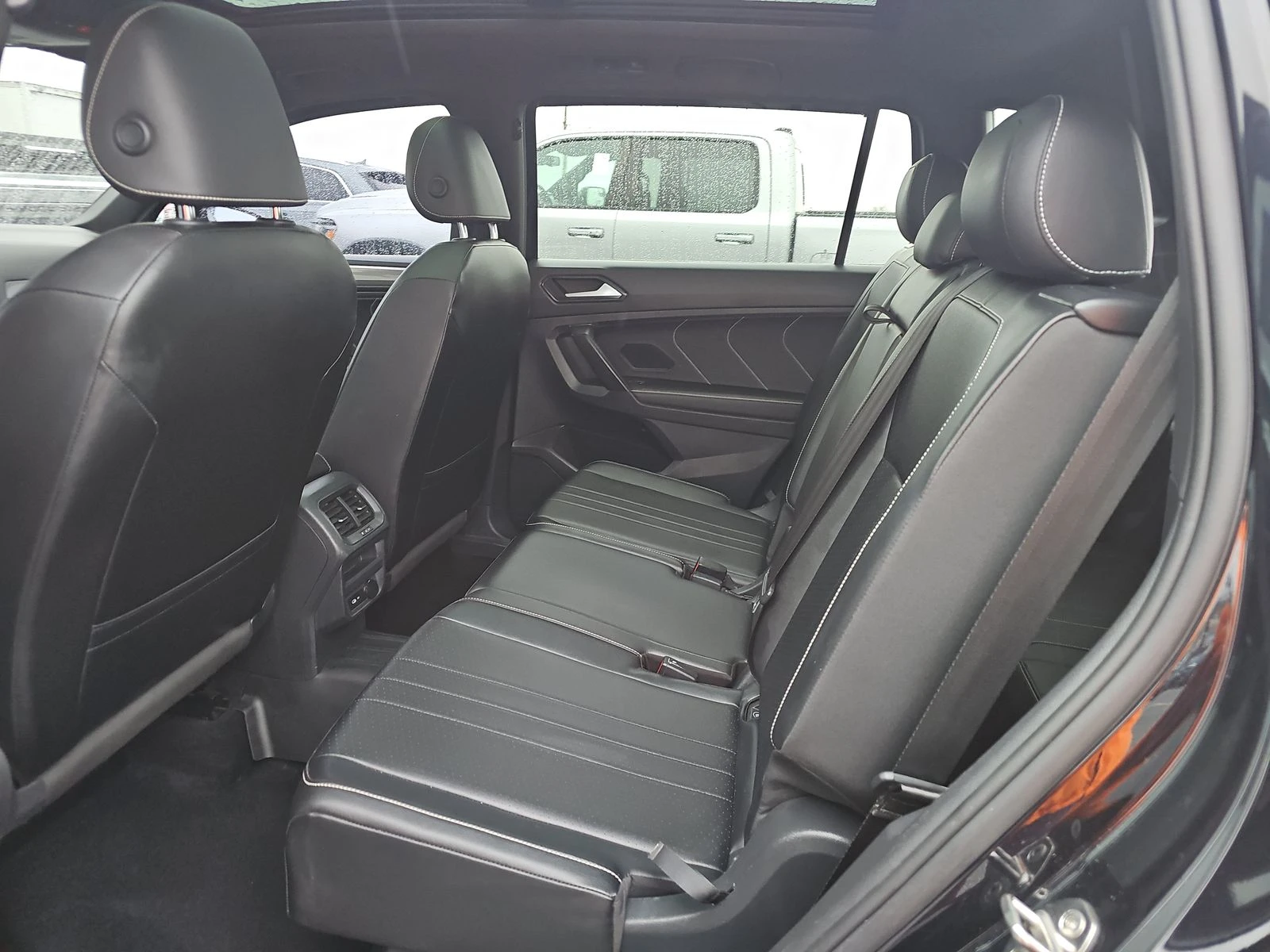 VW Tiguan SE R-Line Black, снимка 13 - Автомобили и джипове - 53712748