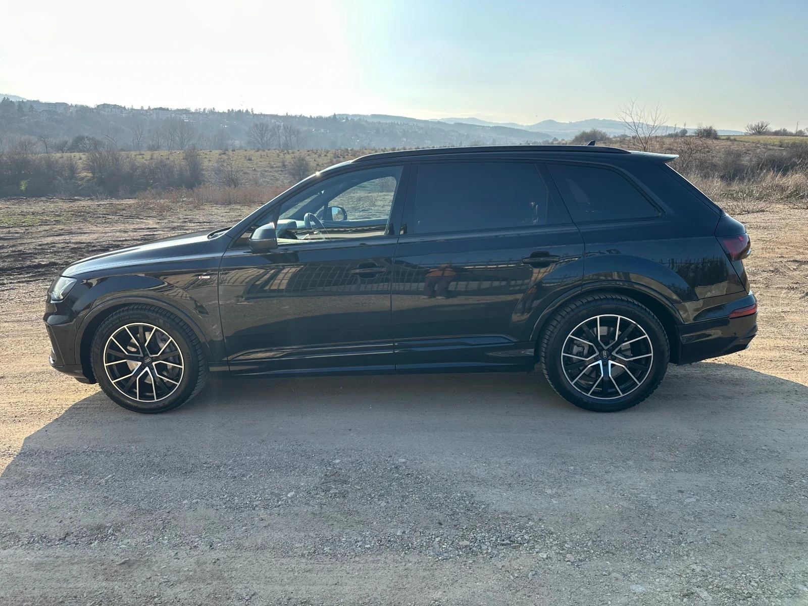 Audi Q7  S line Black Optic| Panorama| Massage/HUD, снимка 7 - Автомобили и джипове - 53747674