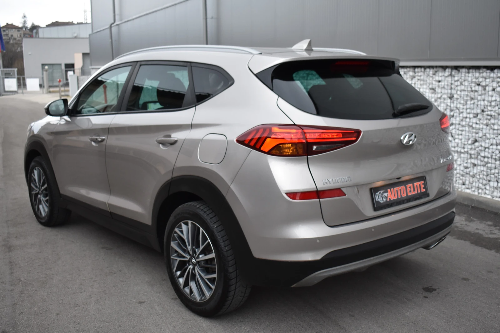 Hyundai Tucson 1.6GRDI/136kc= FACELIFT= EURO6B= KEYLESS= CARPLAY=, снимка 3 - Автомобили и джипове - 53921632