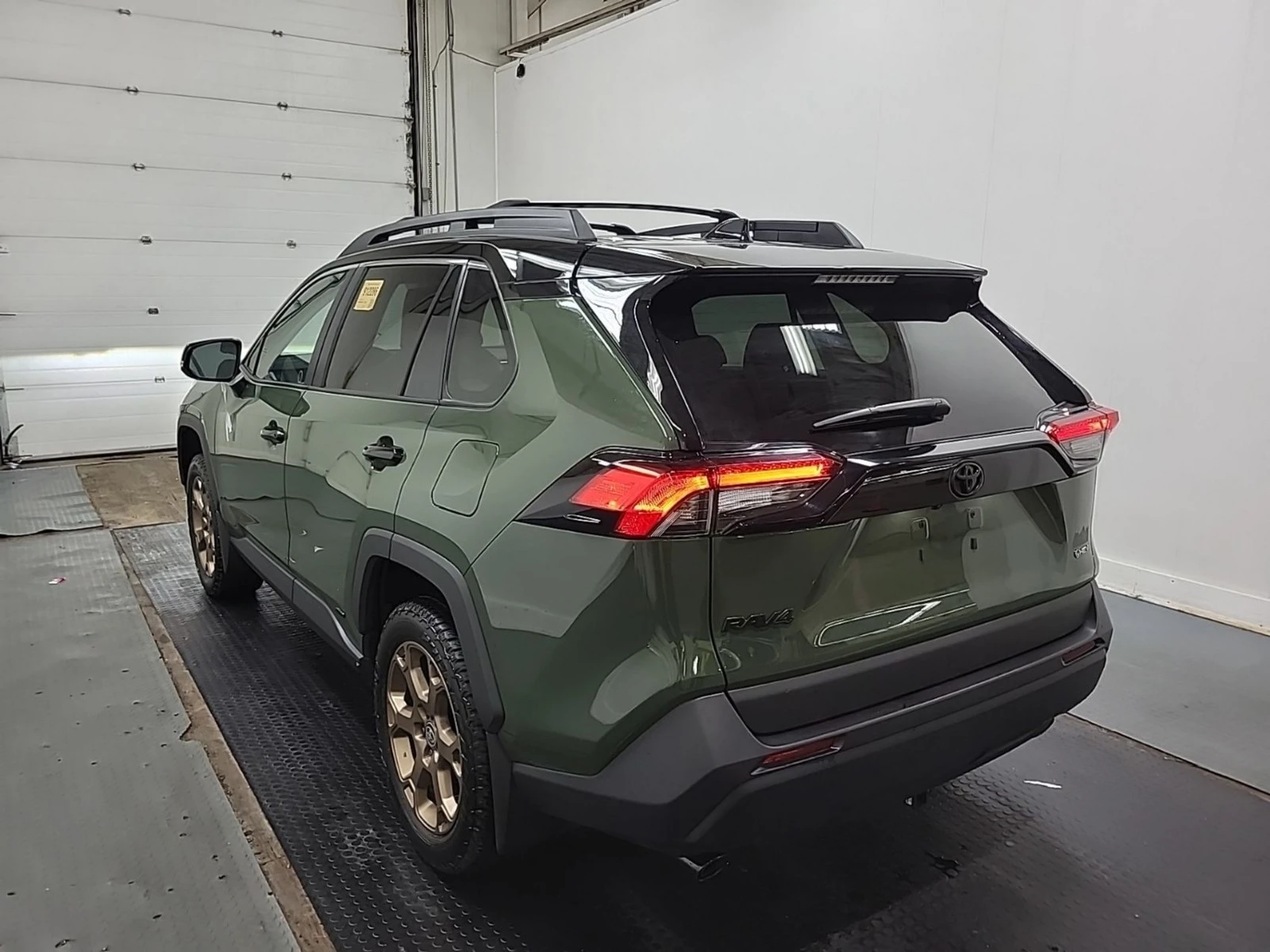 Toyota Rav4 AWD HYBRID XLE | Без щети , снимка 5 - Автомобили и джипове - 56125498