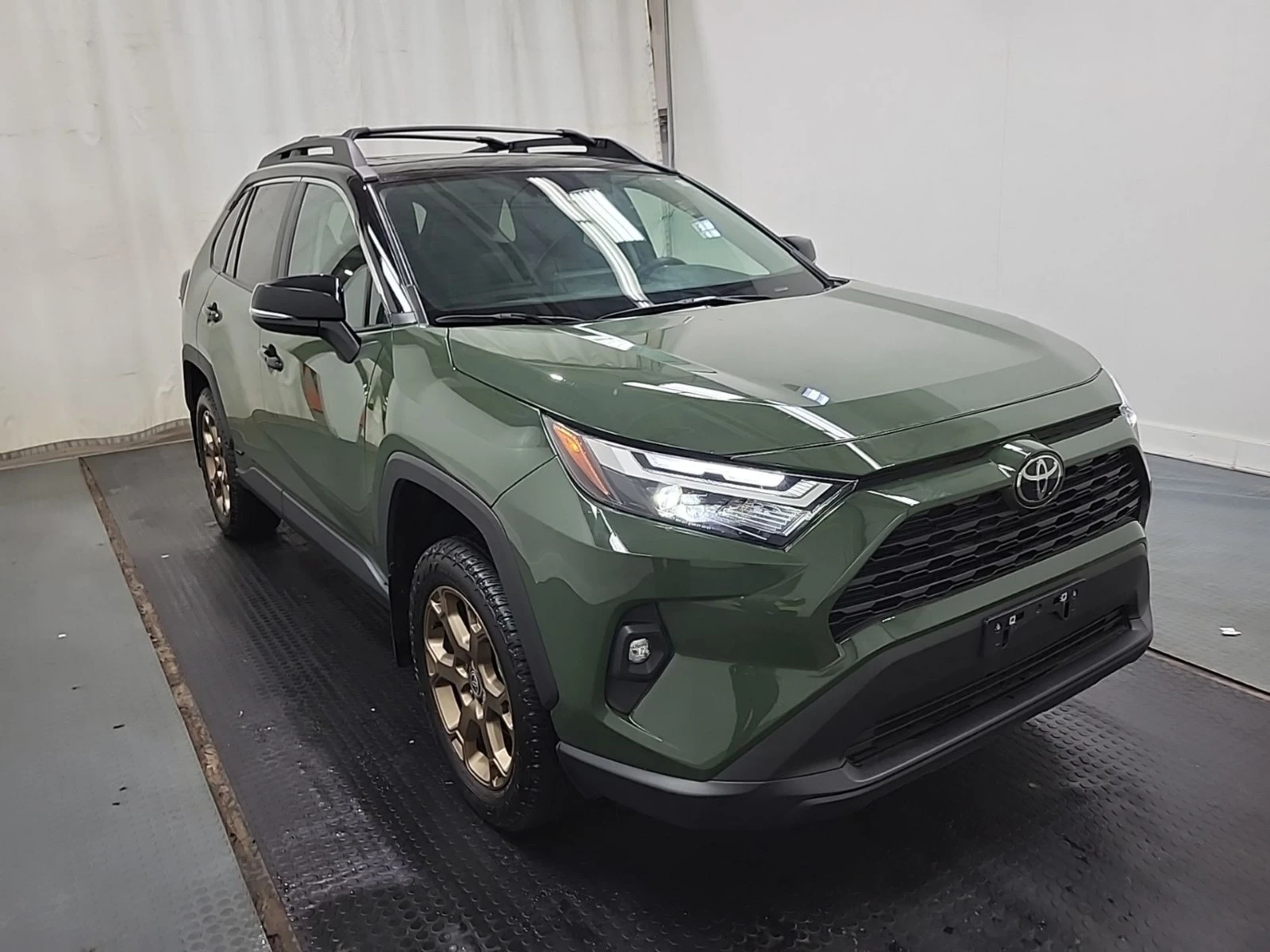 Toyota Rav4 AWD HYBRID XLE | Без щети , снимка 3 - Автомобили и джипове - 56125498