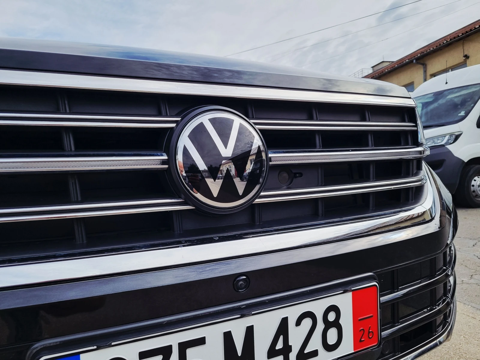 VW Touareg 2024г Face| 3.0V6 Plug in Hybrid| 22 721км| Гаранц, снимка 3 - Автомобили и джипове - 56188616