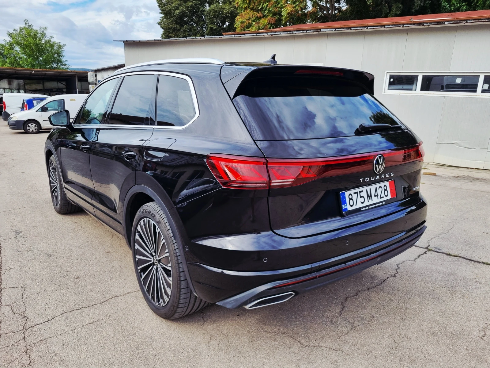 VW Touareg 2024г Face| 3.0V6 Plug in Hybrid| 22 721км| Гаранц, снимка 4 - Автомобили и джипове - 56188616