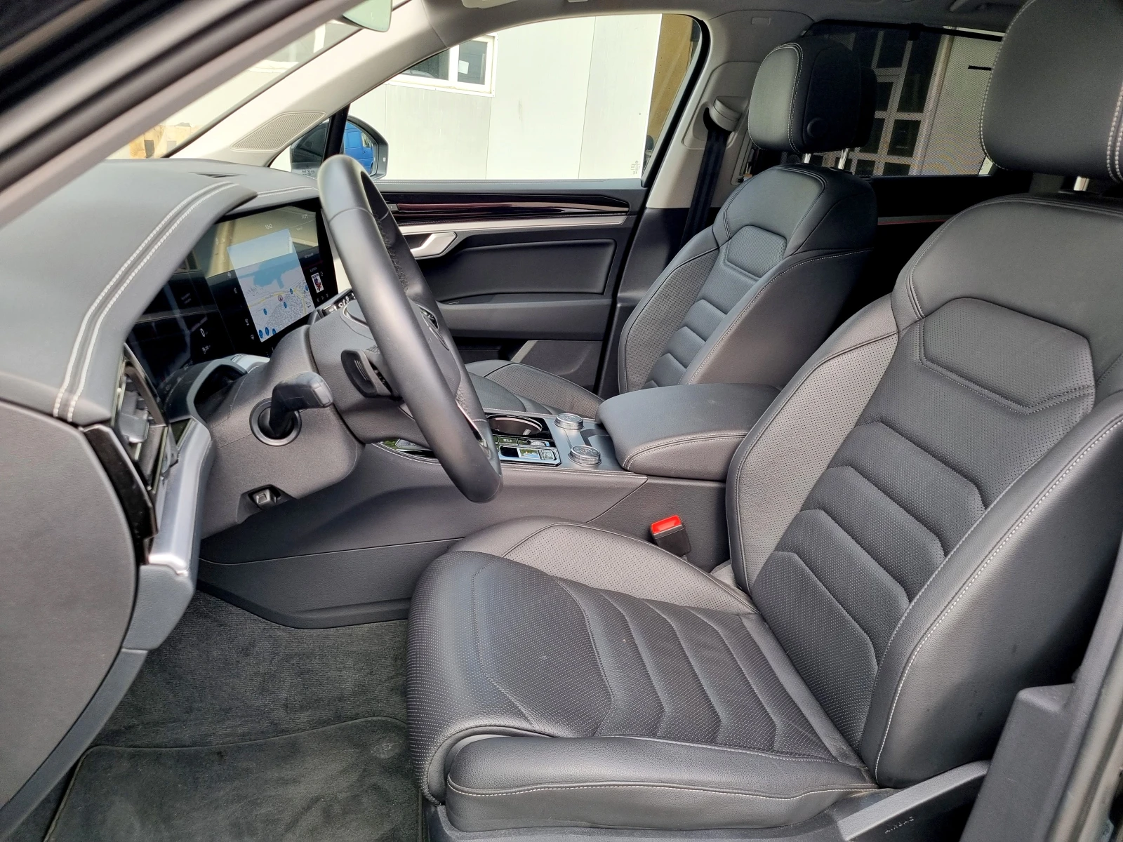 VW Touareg 2024г Face| 3.0V6 Plug in Hybrid| 22 721км| Гаранц, снимка 6 - Автомобили и джипове - 56188616