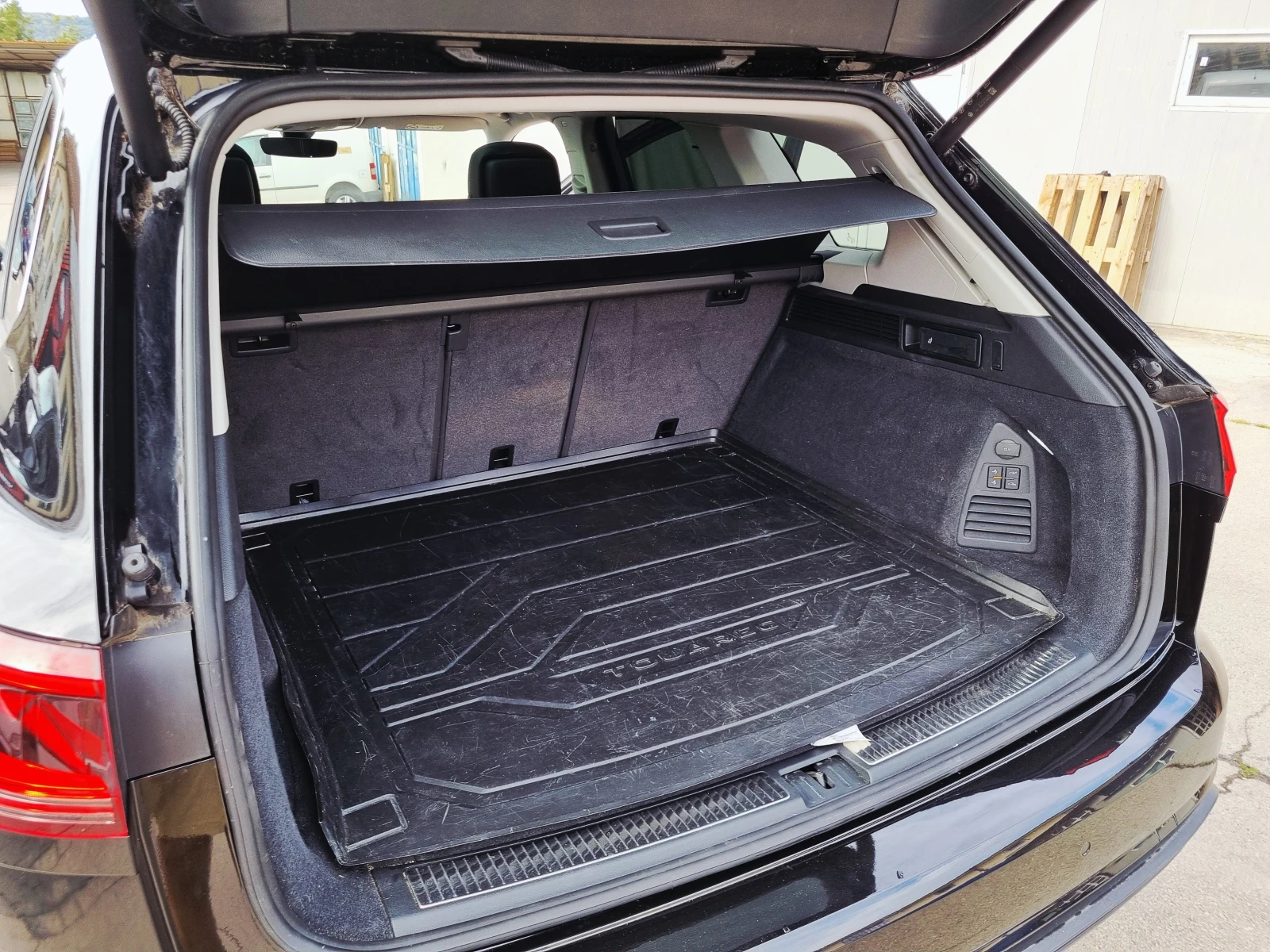 VW Touareg 2024г Face| 3.0V6 Plug in Hybrid| 22 721км| Гаранц, снимка 9 - Автомобили и джипове - 56188616