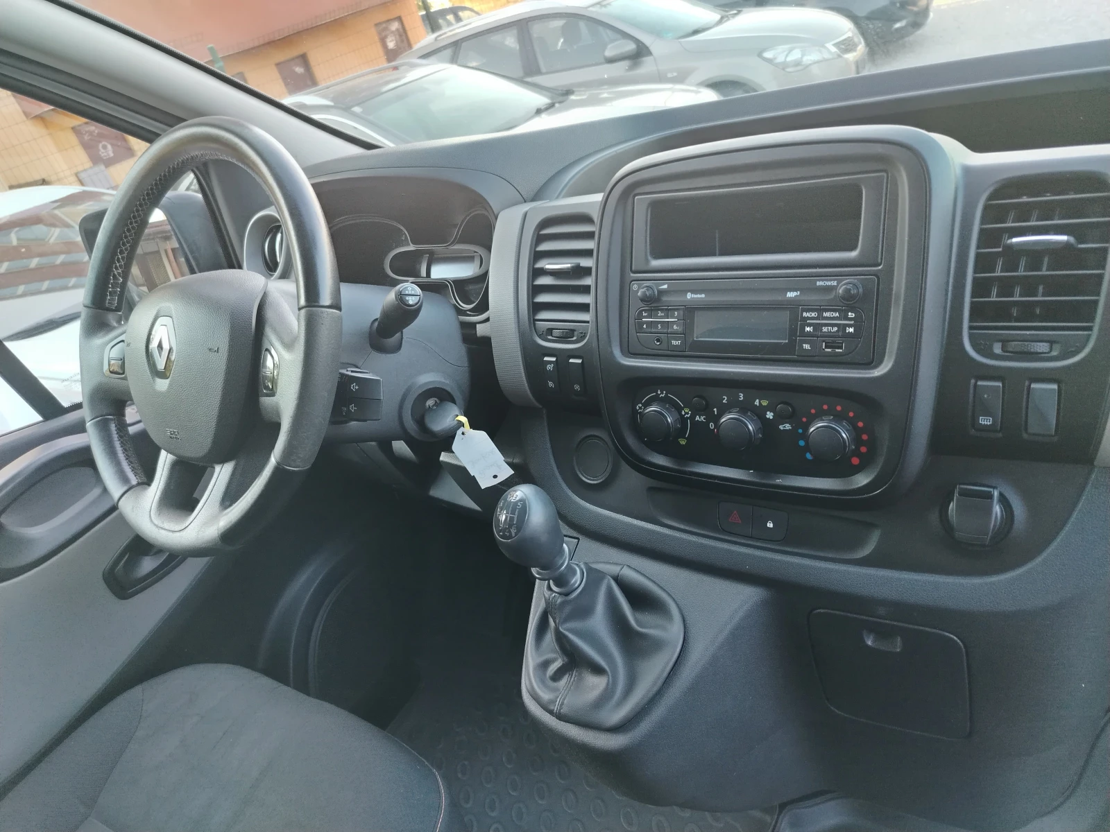 Renault Trafic 1.6dci Хладилен , снимка 14 - Бусове и автобуси - 55737459