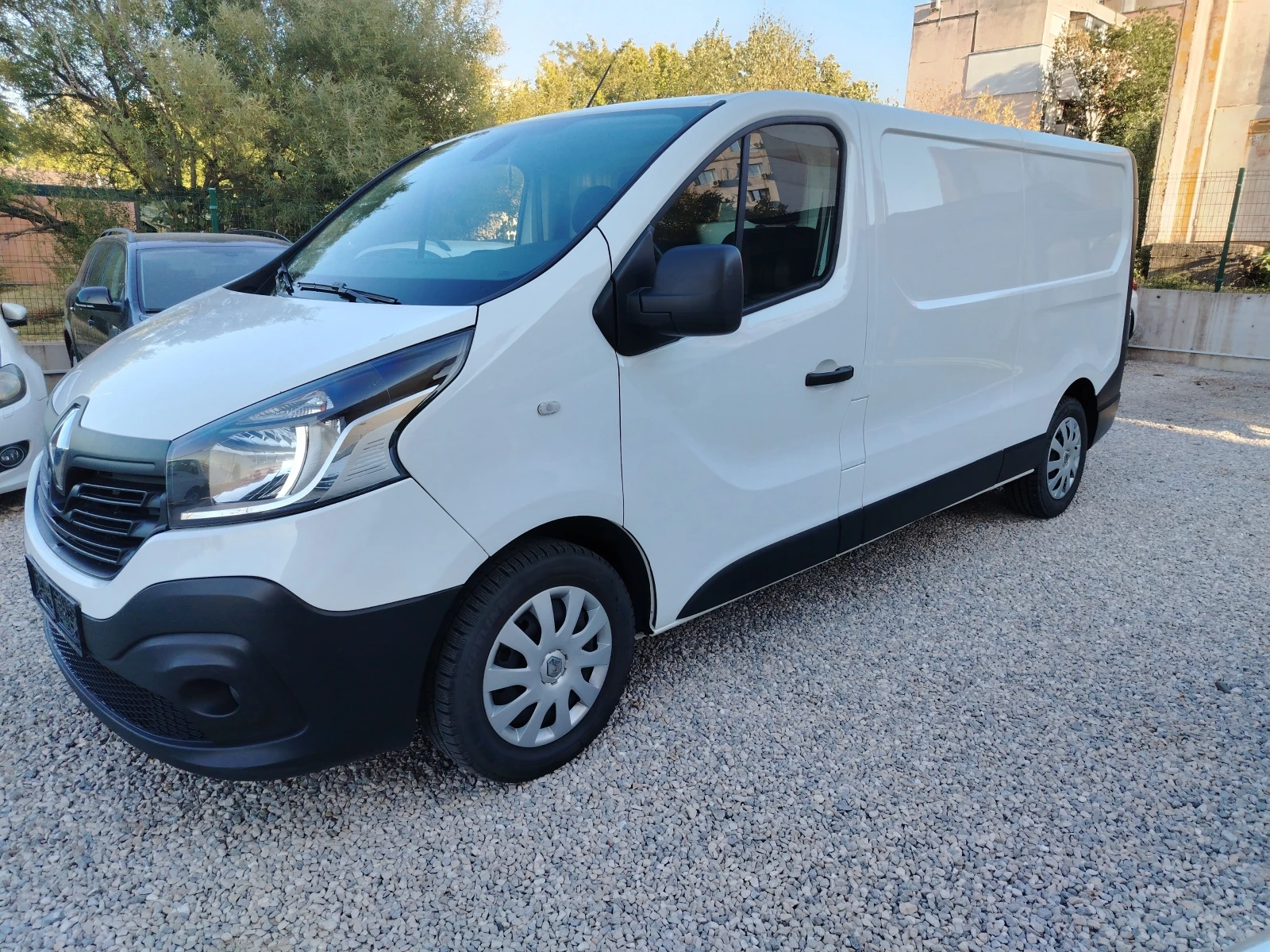 Renault Trafic 1.6dci Хладилен , снимка 3 - Бусове и автобуси - 55737459