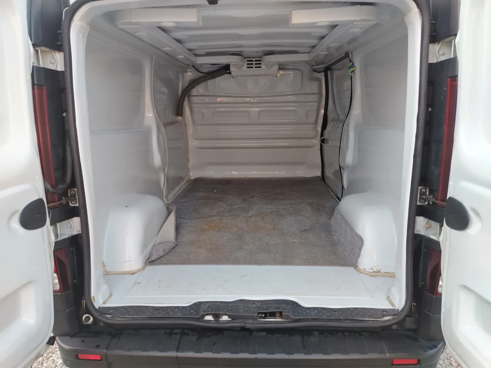 Renault Trafic 1.6dci Хладилен , снимка 6 - Бусове и автобуси - 55737459