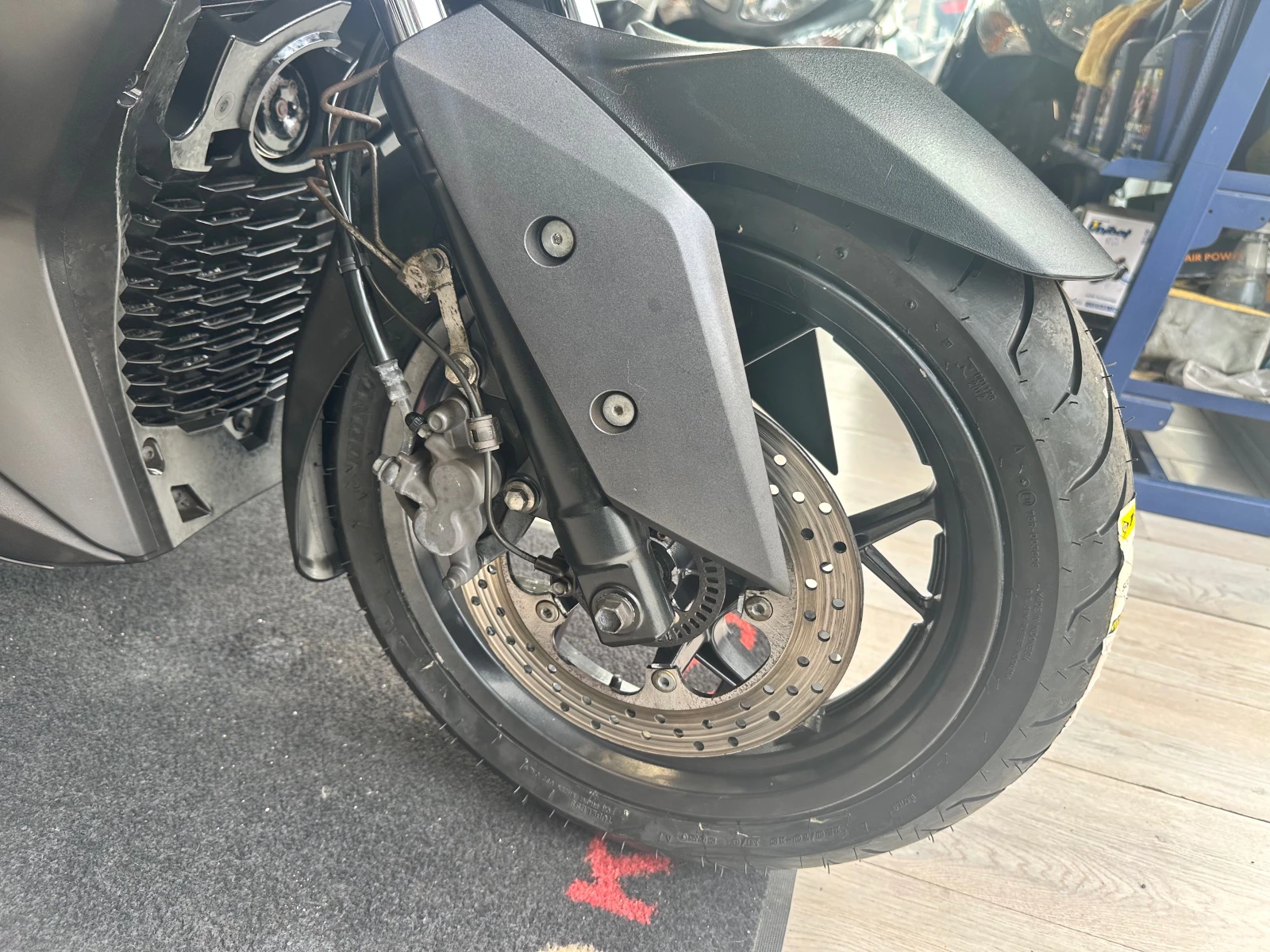 Yamaha X-max 300i ABS/TC/LED 08.2018г., снимка 13 - Мотоциклети и мототехника - 54218250