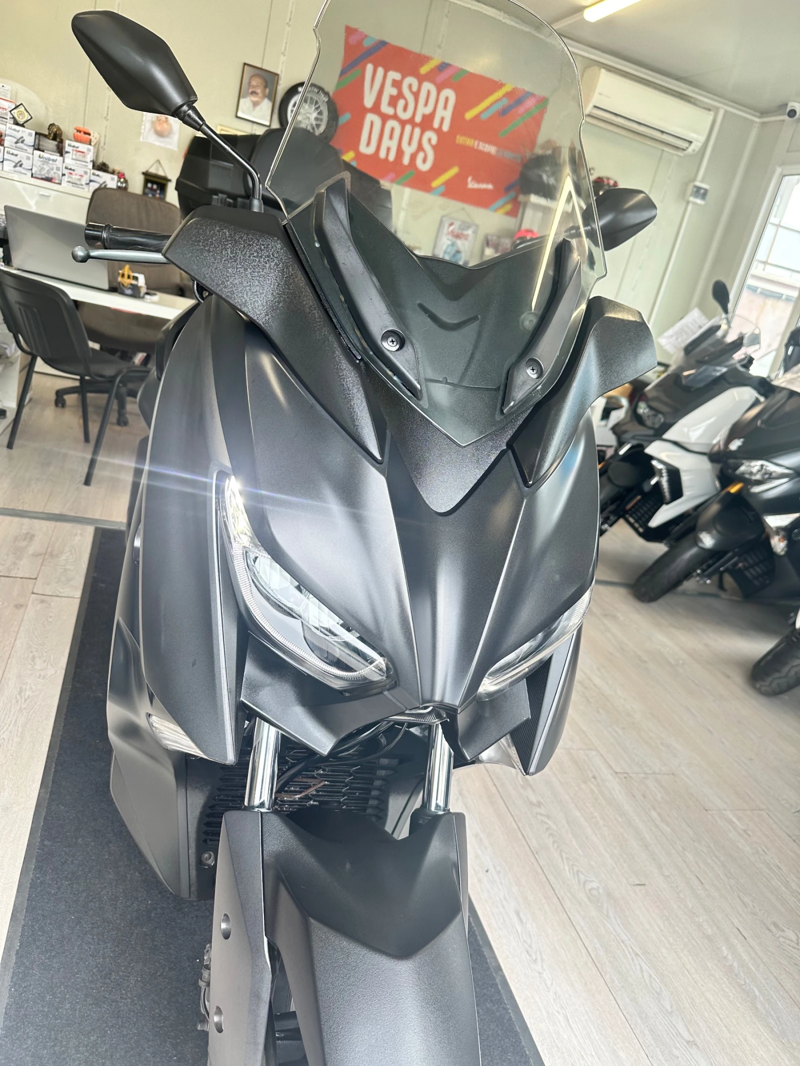 Yamaha X-max 300i ABS/TC/LED 08.2018г.