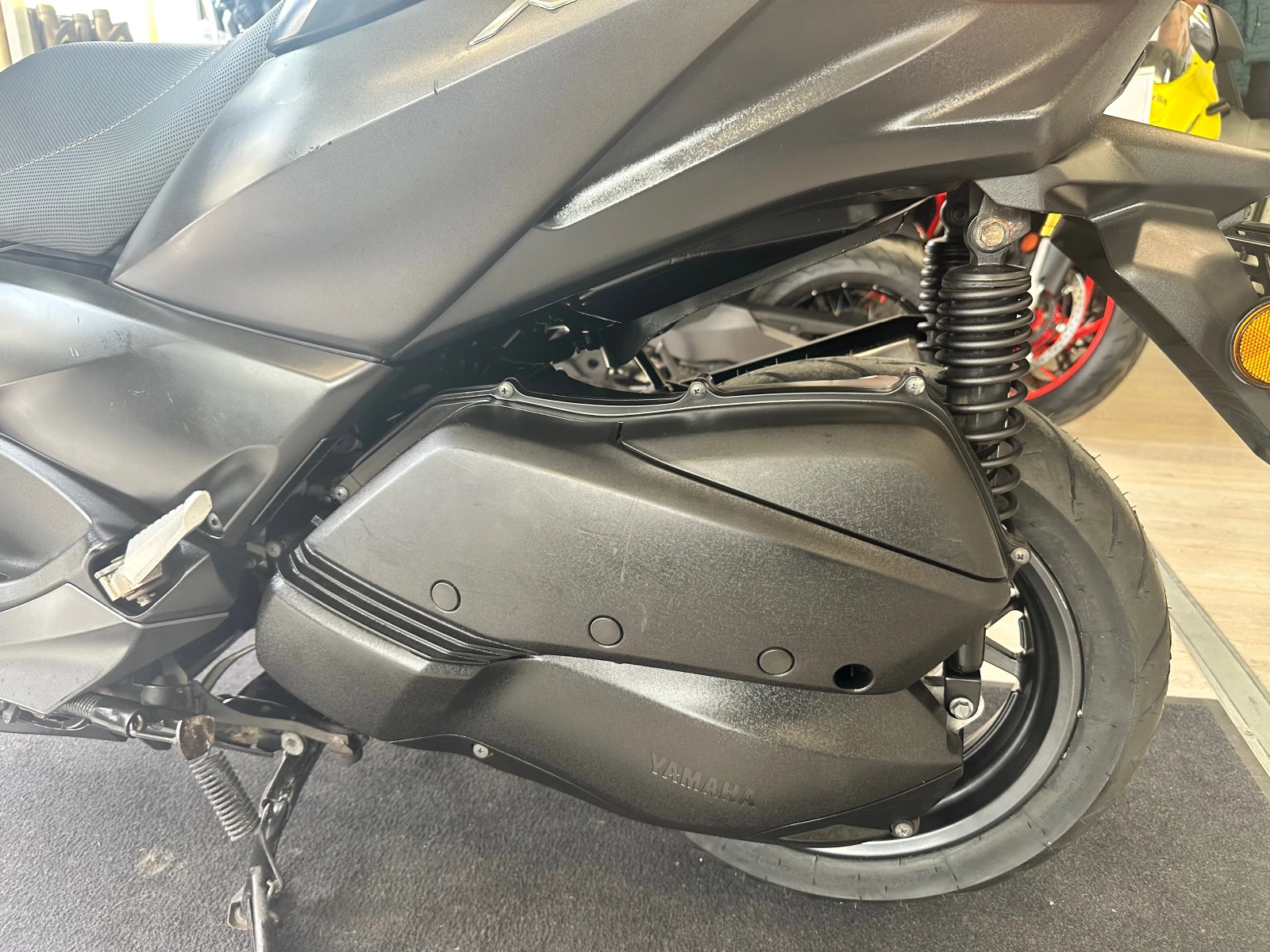 Yamaha X-max 300i ABS/TC/LED 08.2018г., снимка 12 - Мотоциклети и мототехника - 54218250