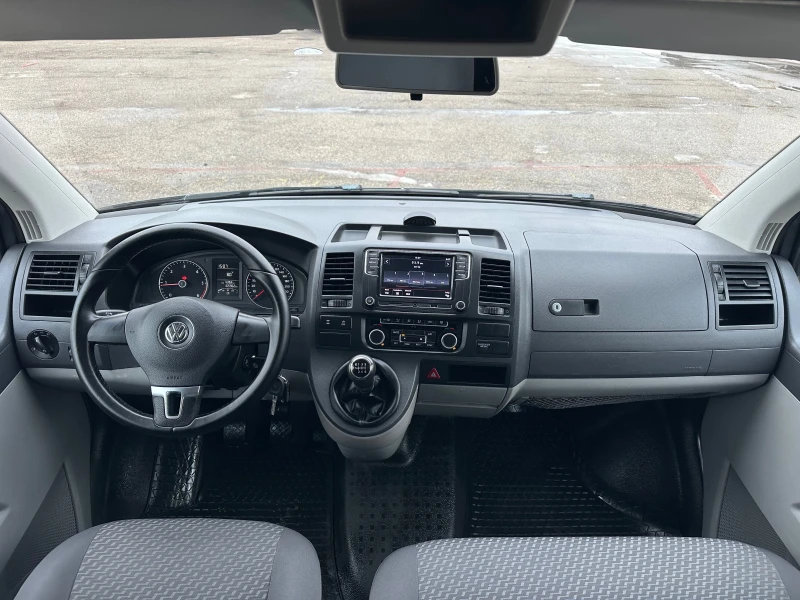 Кемпер VW Caravelle 2.0TDI 4x4 Италия, снимка 9 - Каравани и кемпери - 53101560