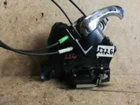 Предна дясна брава Toyota Rav 4 Verso Auris Verso Lexus is200 , снимка 1