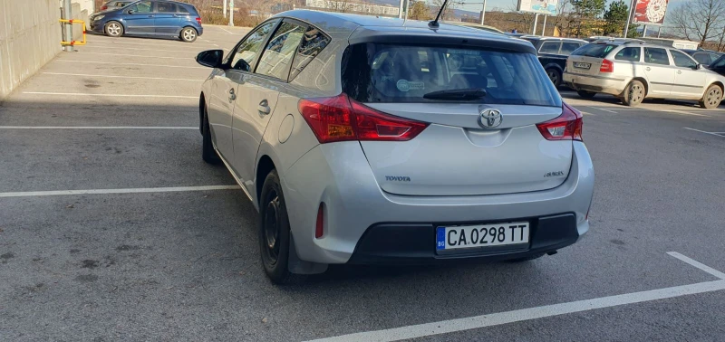 Toyota Auris, снимка 4 - Автомобили и джипове - 48394087