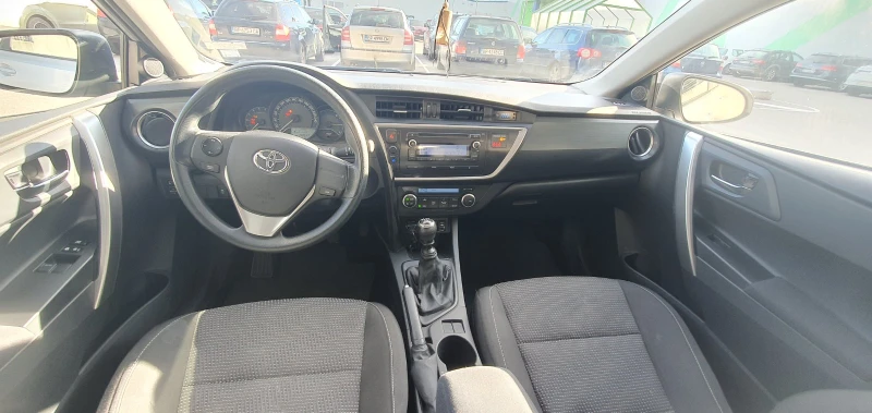 Toyota Auris, снимка 16 - Автомобили и джипове - 48394087