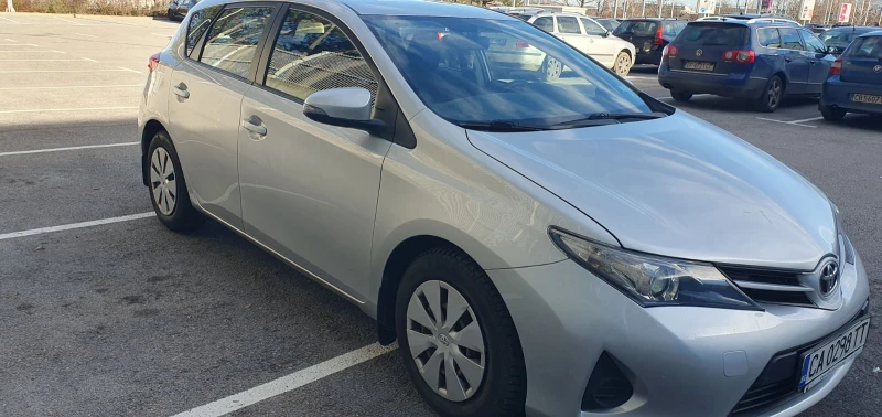 Toyota Auris, снимка 5 - Автомобили и джипове - 48394087