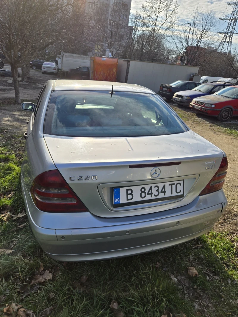 Mercedes-Benz C 220, снимка 3 - Автомобили и джипове - 48762842