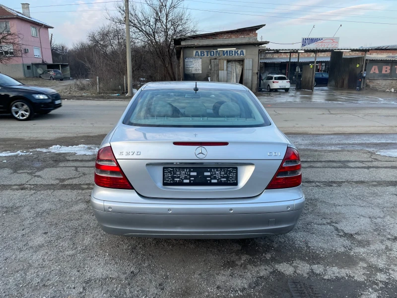 Mercedes-Benz E 270 2.7 CDi, снимка 6 - Автомобили и джипове - 49264474