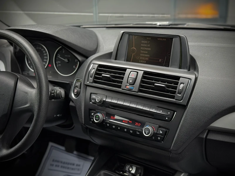 BMW 120 * NAVI* Sport* , снимка 11 - Автомобили и джипове - 50353242