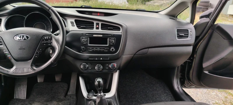 Kia Ceed 1.6i-135к.с, снимка 12 - Автомобили и джипове - 50399733
